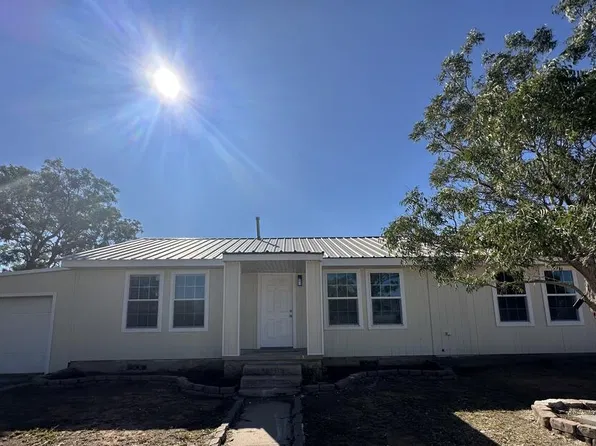 700 E 22nd St, Crane, TX 79731