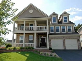 1426 Walnut Dr, Dundee, IL 60118