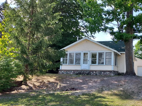 6683 Paradise Trl, Carp Lake, MI 49718