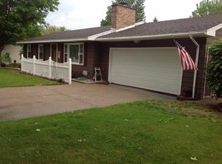 110 Greenfield Dr, Ionia, MI