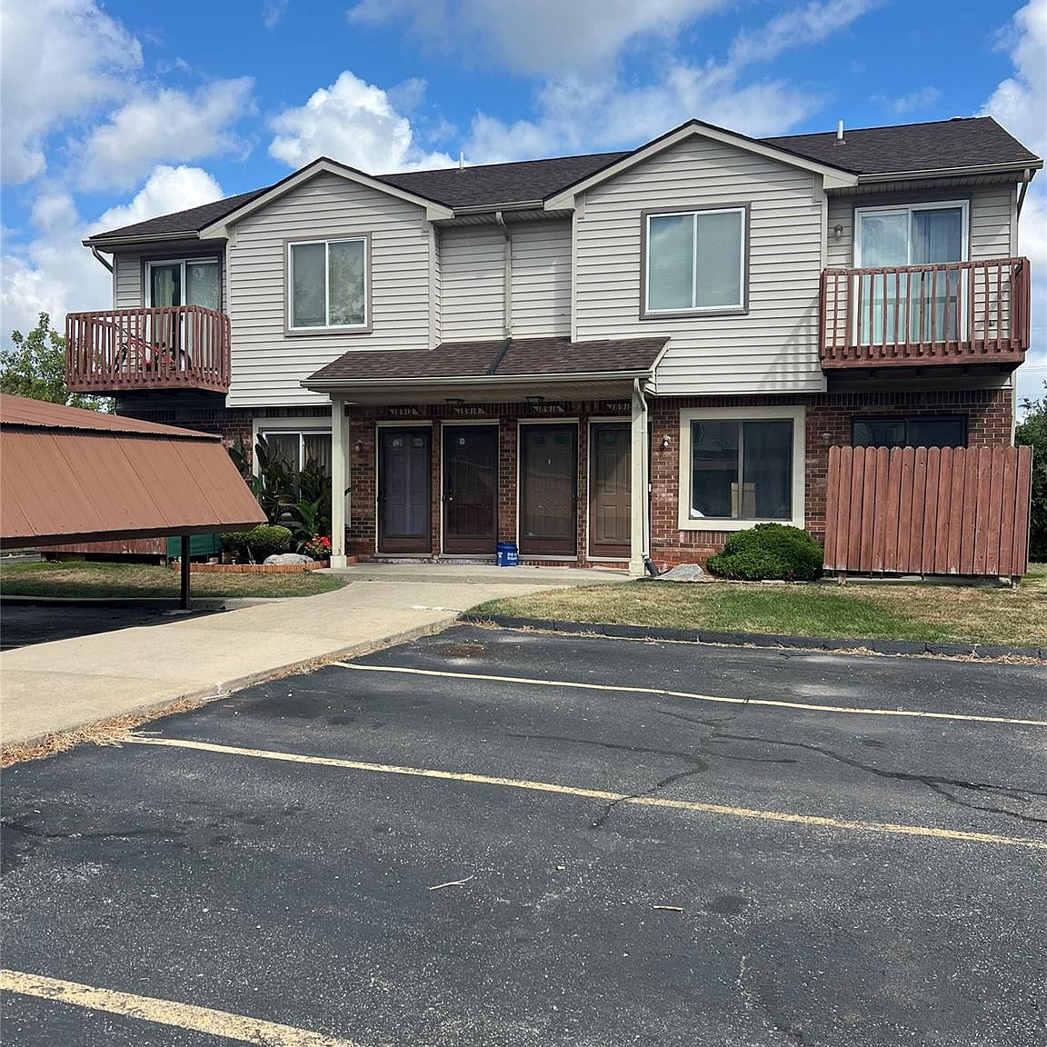 18914 E Forteen Mile Rd, Roseville, MI 48066