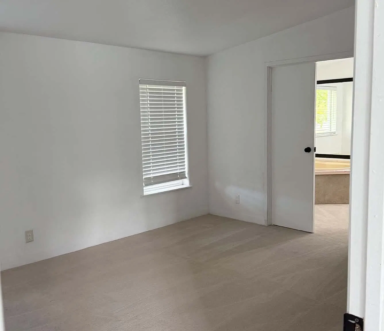 3 bed, 1400 sqft, $2,000 — Photo 3