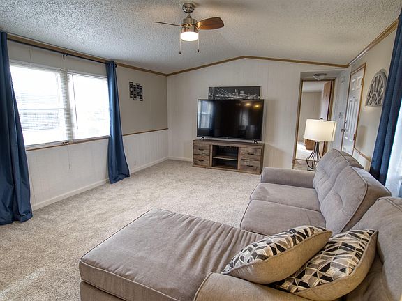 5th image of 117 Poplar Dr #364