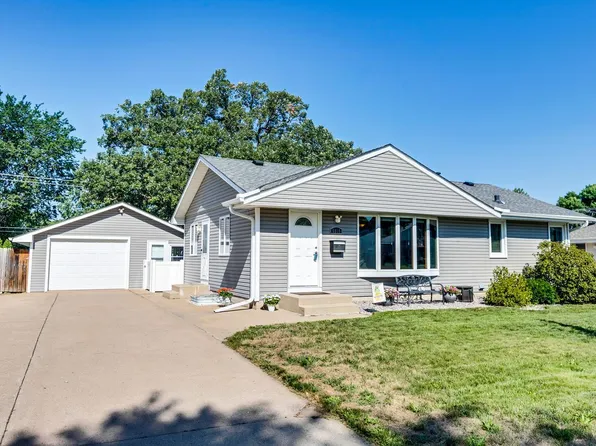 6810 Monroe St NE, Fridley, MN 55432