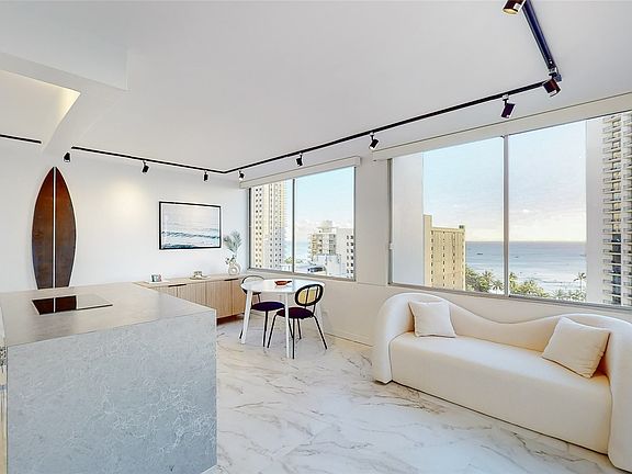 3rd image of 2427 Kuhio Ave #1403