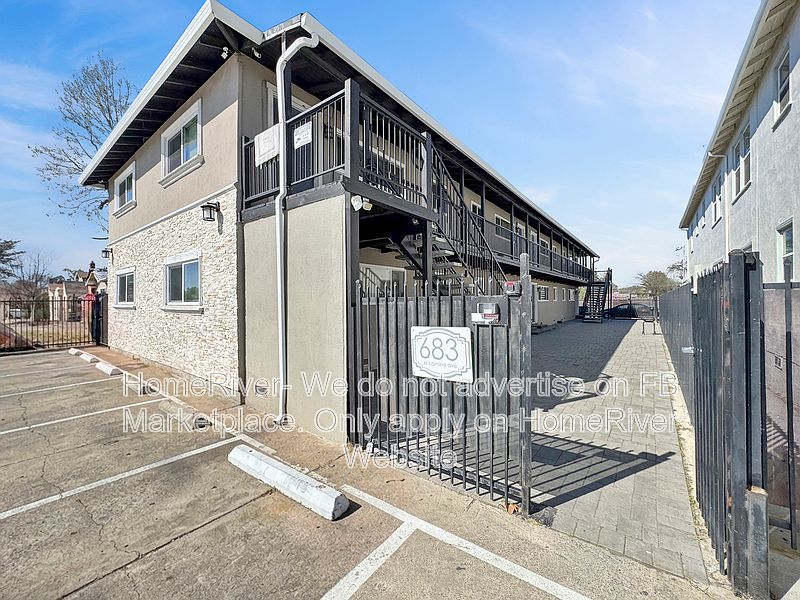 1st image of 683 El Camino Ave APT 3