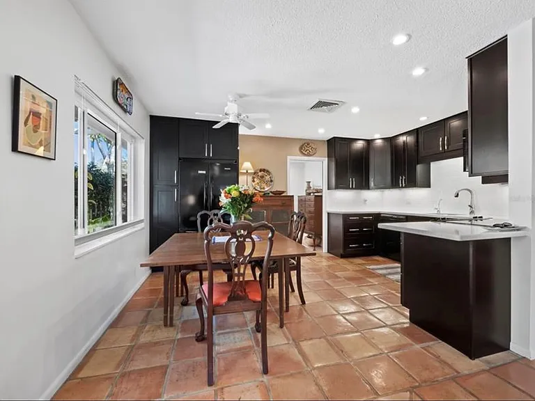 1642 Catalonia Ln — Photo 4