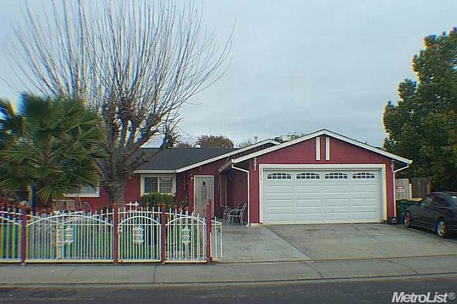 1st image of 2233 Sandalwood Dr