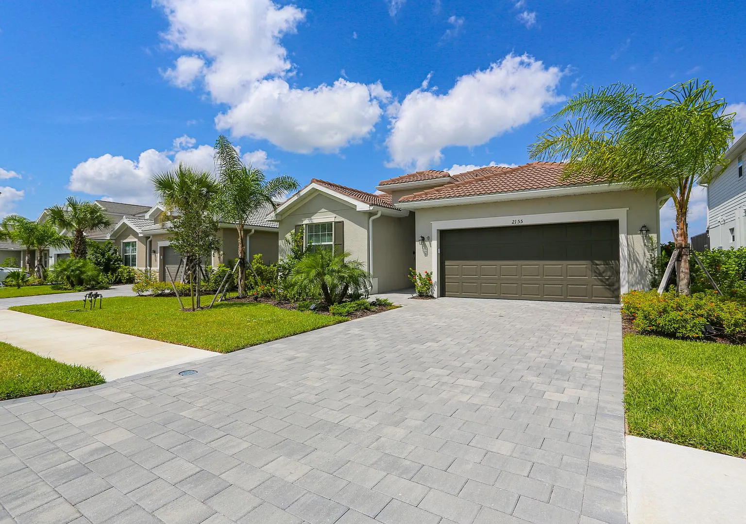 ** 4/3 Heated Pool And Spa Furnished Home Modern In Highly Desired North Naples Available Startin... — Photo 2