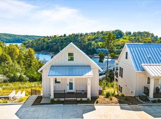150 E Harbor View Ln, La Follette, TN 37766