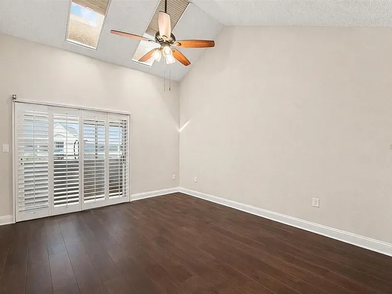 5567 Sea Forest Dr #324 — Photo 10