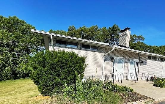 1st image of 192 Summit View Ct