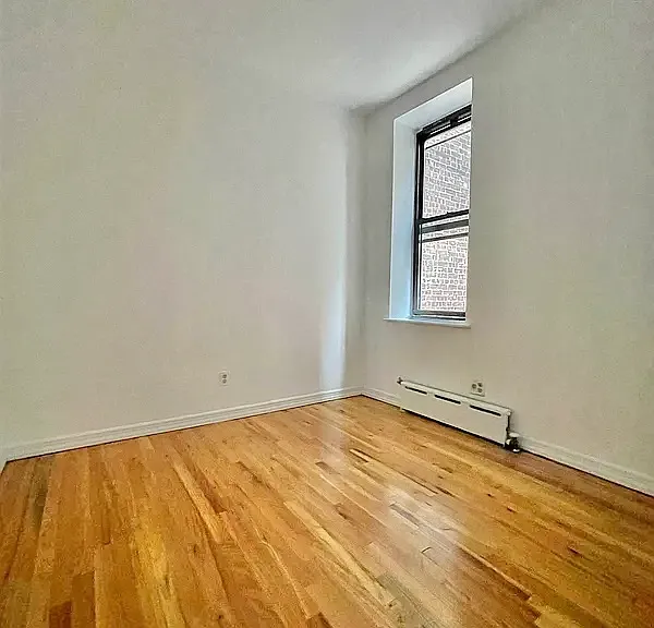 1229 1st Ave #1 — Photo 4