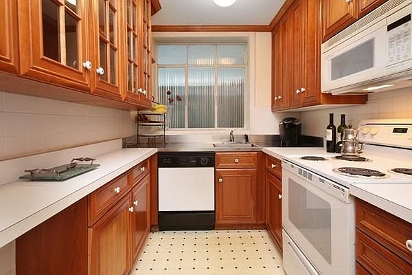 2nd image of 270 Beacon St #2G