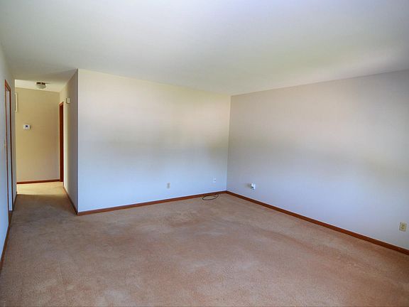 3rd image of 104 N Menominee Dr Unit E