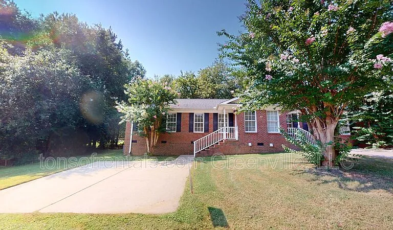 863 McAbee Rd — Photo 1