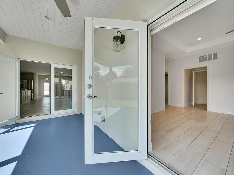 2388 E Edgewater Dr — Photo 19