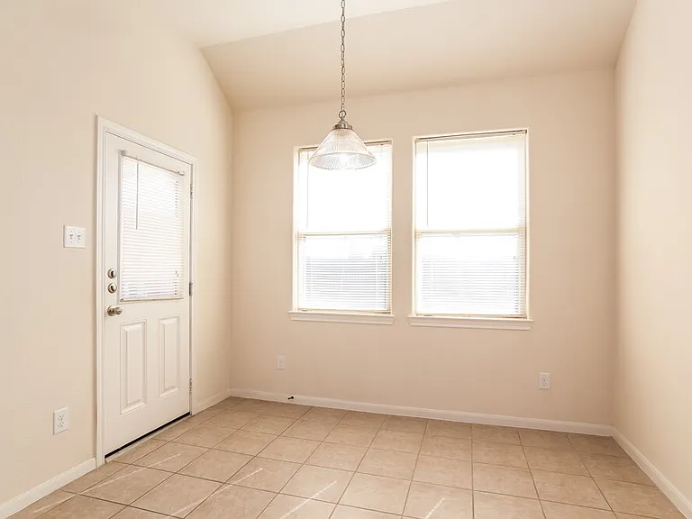 3014 Rose Trace Dr — Photo 8
