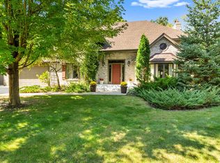 5620 Star Ln, Shorewood, MN 55331