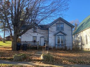 412 S Main St, Poynette, WI 53955