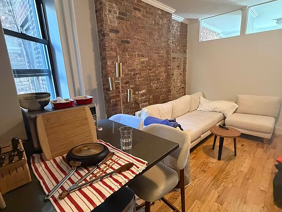 3rd image of 166 Elizabeth St APT 4B