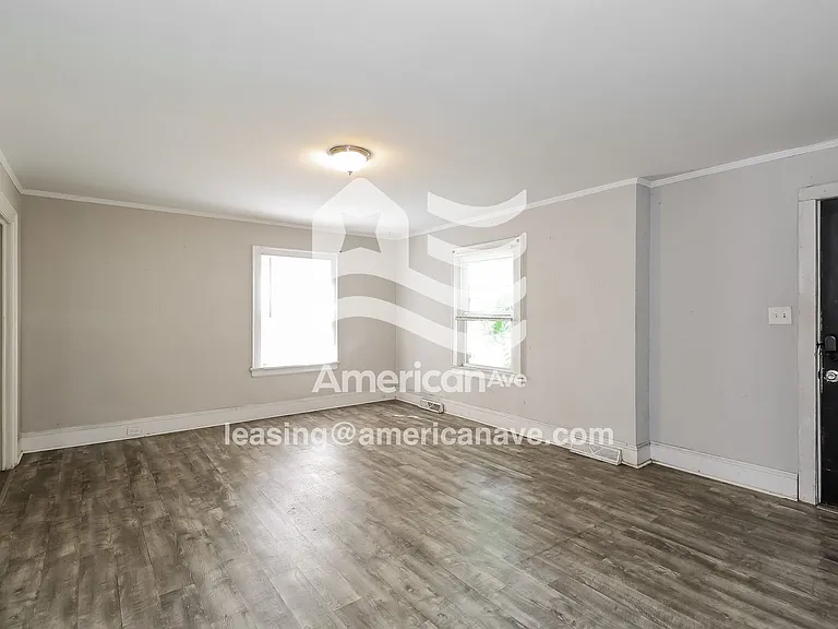 17970_002_living_room_3.jpg