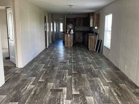 3rd image of 819 Doubletree Dr