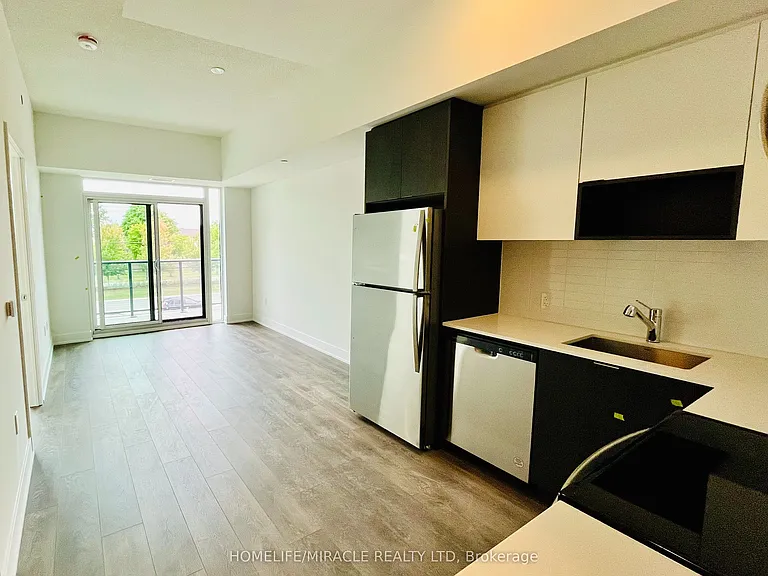 202 Burnhamthorpe Rd E #204 — Photo 3