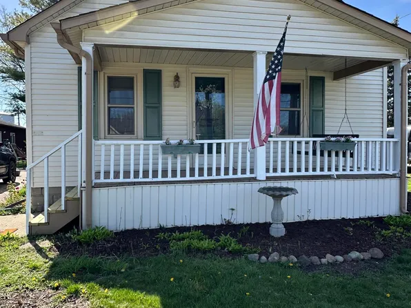 68121 Howard St, Richmond, MI 48062