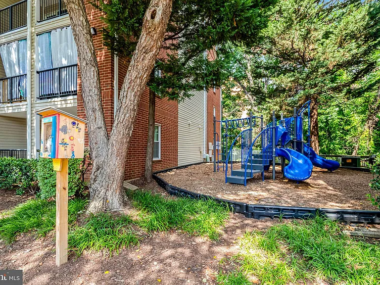 3308 Wyndham Cir #321 — Photo 34