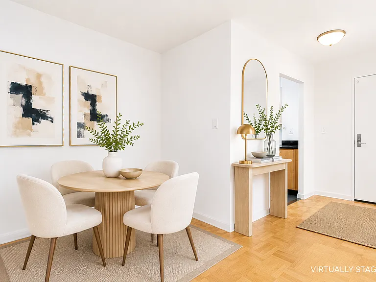 211 E 53rd St #9A — Photo 4