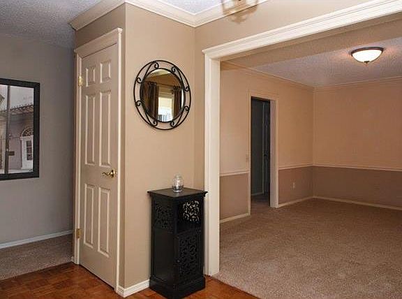3rd image of 2199 Pardoroyal Dr