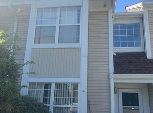 27 Creekside Cir, Spring Valley, NY 10977