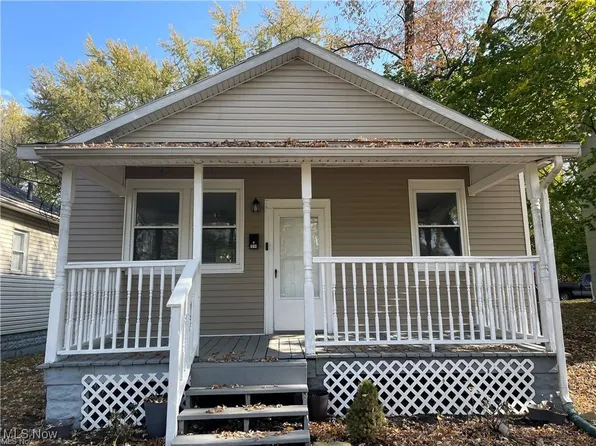 514 4th St SW, Massillon, OH 44647