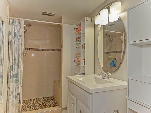 5th image of 10734 Glen Ellen Dr