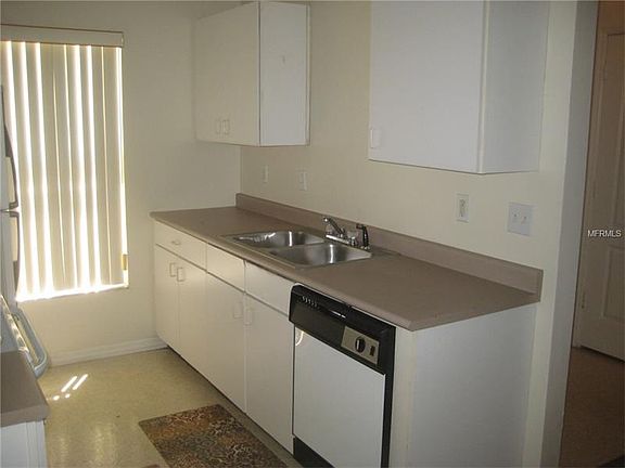 4th image of 3245 Courtney Dr