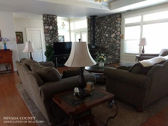 5th image of 12212 Pine Crest Dr