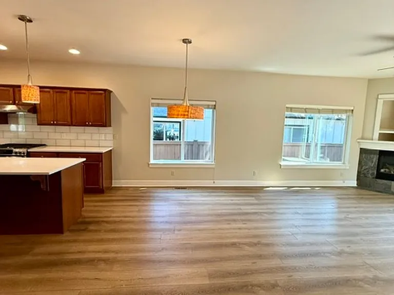 20441 Aberdeen Dr — Photo 4