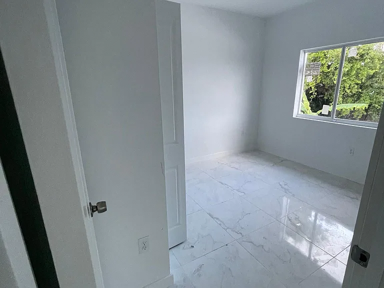 3173 NW 44th St — Photo 9