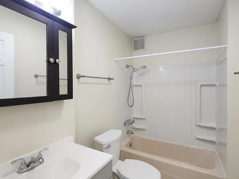 Eugene Apartments in Capital Hill — Photo 10