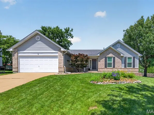 11 Windjammer Ct, Grover, MO 63040