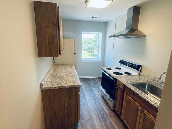 3rd image of 312 E Poythress St #D