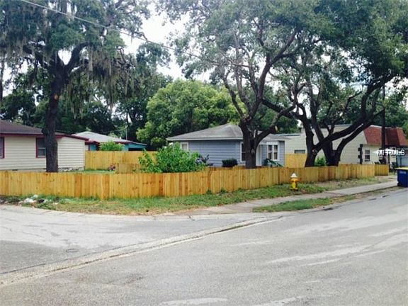 4th image of 604 Woodlawn St