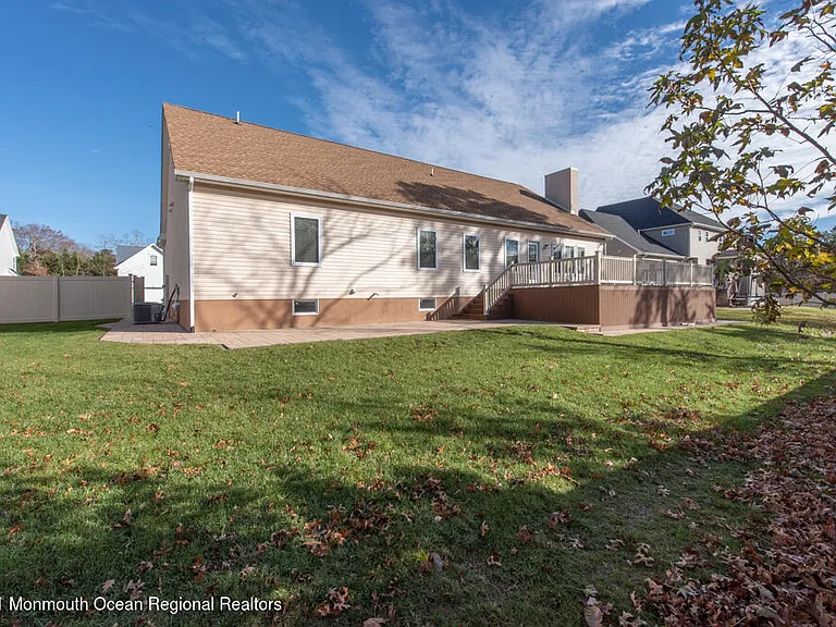 12 Cindy Ct — Photo 54