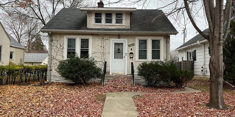 1st image of 2719 McKinley St NE
