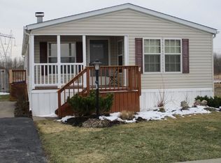 854 Birchwood Dr, Lockport, NY 14094