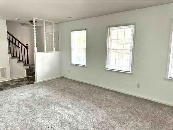 3rd image of 102 Chapel Hill Ln