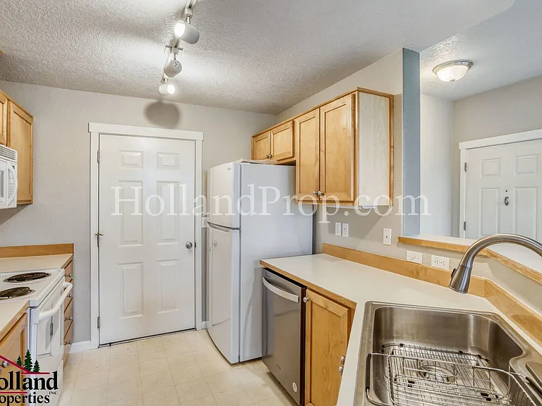 14635 SW Beard Rd #101 — Photo 6