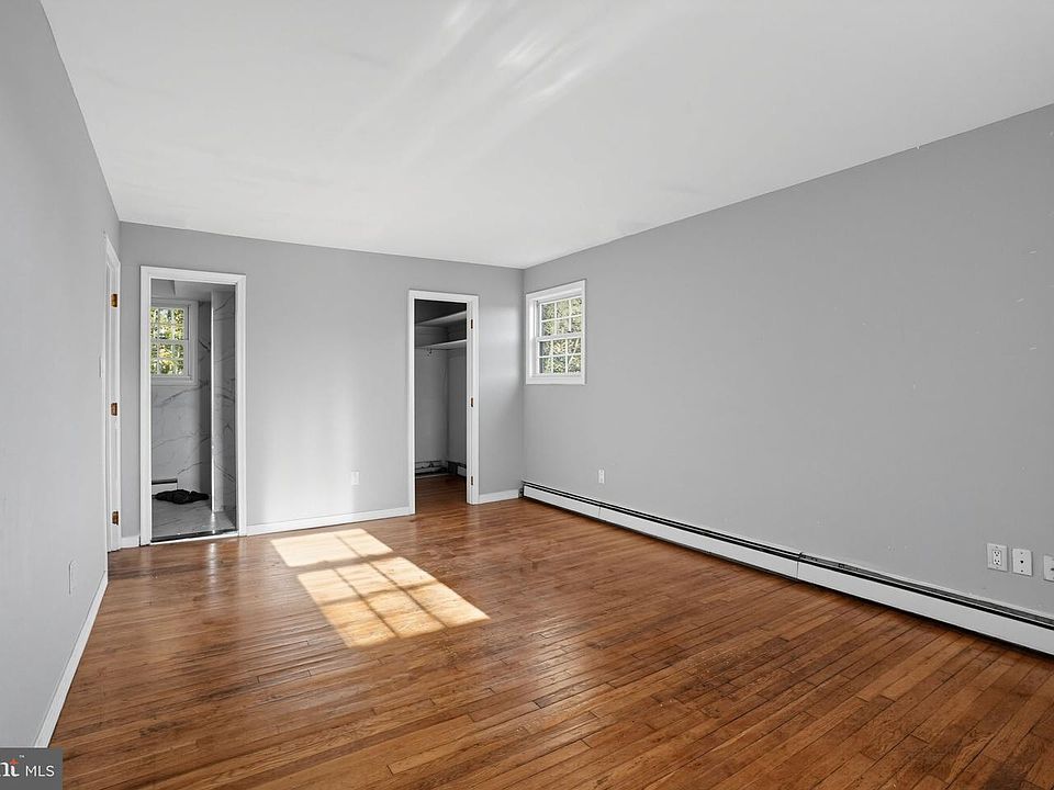 22nd image of 10 Hemlock Rd