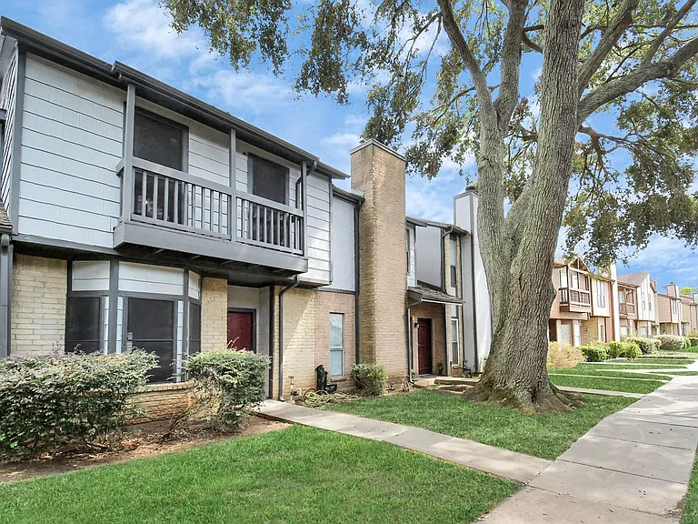 12400 Brookglade Cir #47 — Photo 4